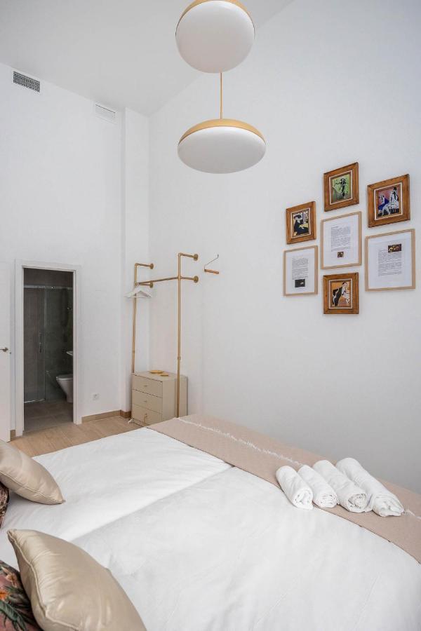 Pop Art Historia De Conde Negro Con Patio Privado Apartment Sevilla Exterior foto