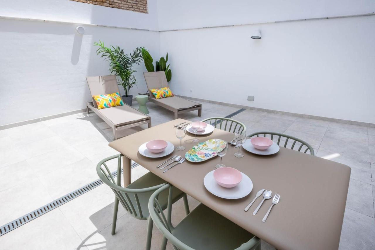 Pop Art Historia De Conde Negro Con Patio Privado Apartment Sevilla Exterior foto